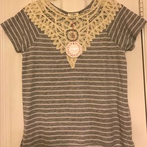 NWT Umgee Grey/White Top